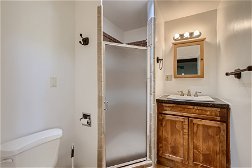 36 Guest House Bathroom.jpg